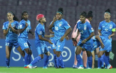 We cannot look back, and think too much: Thomas Dennerby